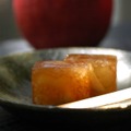 【3時のおやつ】「HIGASHIYA」、秋を呼ぶ林檎を使った和菓子が期間限定発売！・画像