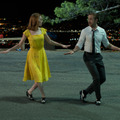 『ラ・ラ・ランド』（C）2017 Summit Entertainment, LLC. All Rights Reserved. Photo credit: EW0001: Sebastian (Ryan Gosling) and Mia (Emma Stone) in LA LA LAND. Photo courtesy of Lionsgate.