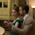 『ラ・ラ・ランド』（C）2017 Summit Entertainment, LLC. All Rights Reserved. Photo credit: EW0001: Sebastian (Ryan Gosling) and Mia (Emma Stone) in LA LA LAND. Photo courtesy of Lionsgate.