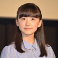 芦田愛菜、中学校入学後初の公の場に　観客の「おめでとう」に満面の笑み・画像