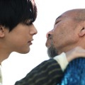 吉沢亮、竹中直人にまさかの告白＆キス!? 知英主演『レオン』・画像