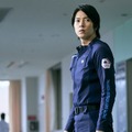 山下智久＆新垣結衣＆戸田恵梨香ら、真剣な眼差しの先には…『コード・ブルー』新写真公開・画像