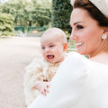 イギリス王室、ぱっちりおめめ＆にっこり笑顔のルイ王子の写真を公開・画像