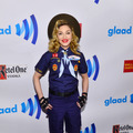 「第24回 GLAADメディア・アワード」バックステージでポーズするマドンナ（ニューヨーク）-(C) Getty Images