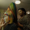 カリスマ美容師の変死を追う…A24が放つワンショット・ミステリー『メドゥーサ　デラックス』公開・画像