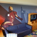 アンバサダーホテルの＜アイアンマン＞をテーマにした客室に潜入！パワードスーツで戦うセレブヒーローの世界観を満喫©Disney ©MARVEL