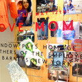 バーニーズ新宿店１階ウインドー「LOVE MOM」