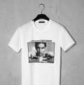 ドメニコ・ドルチェが撮影したメッシの写真をプリントしたTシャツ