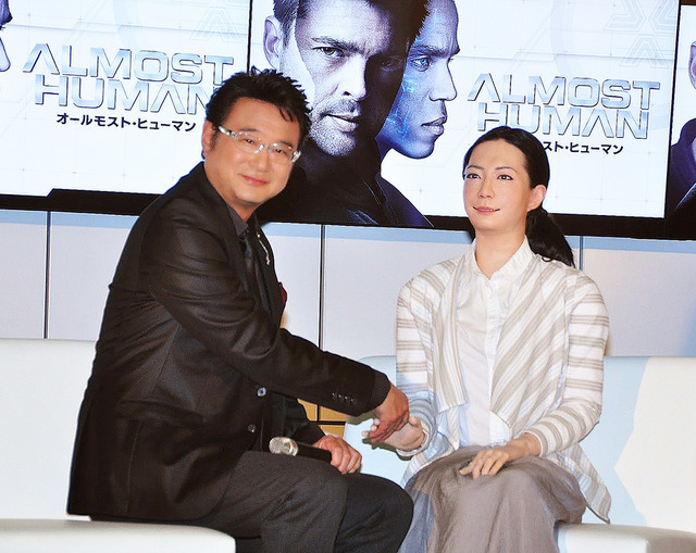 船越英一郎＆女性型アンドロイド“オトナロイド”／「ALMOST HUMAN オールモスト・ヒューマン」DVDリリース記念イベント