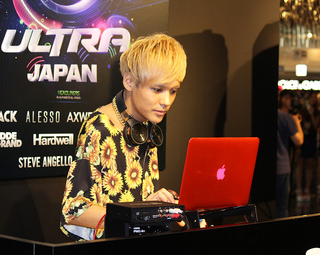 DJ KSUKE in「ISETAN ULTRA FASHION STAGE NIGHT OUT featuring ULTRA JAPAN」