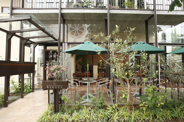 東京都目黒区にあるフレンチレストラン「碑文谷テラス」。