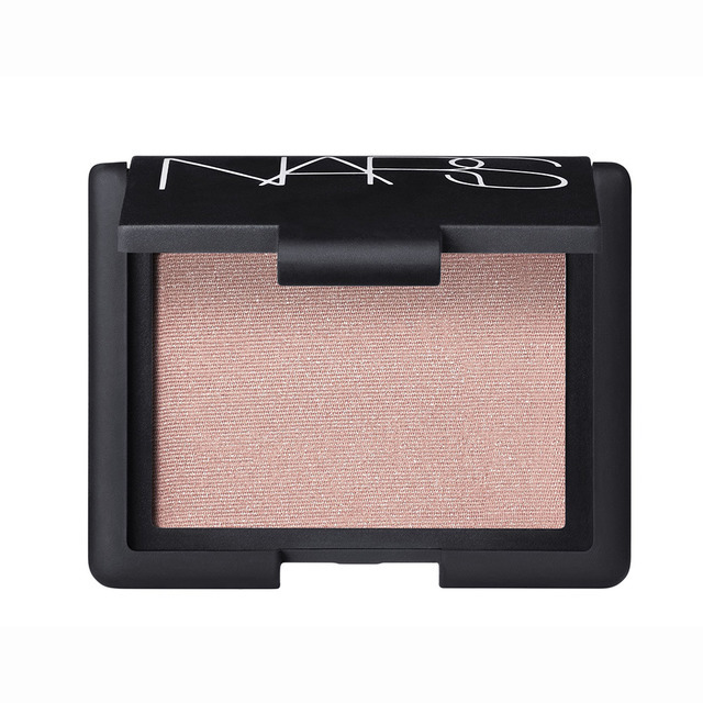 「NARS ブラッシュ 4055（Reckless）」は、肌馴染みの良いフェースカラー