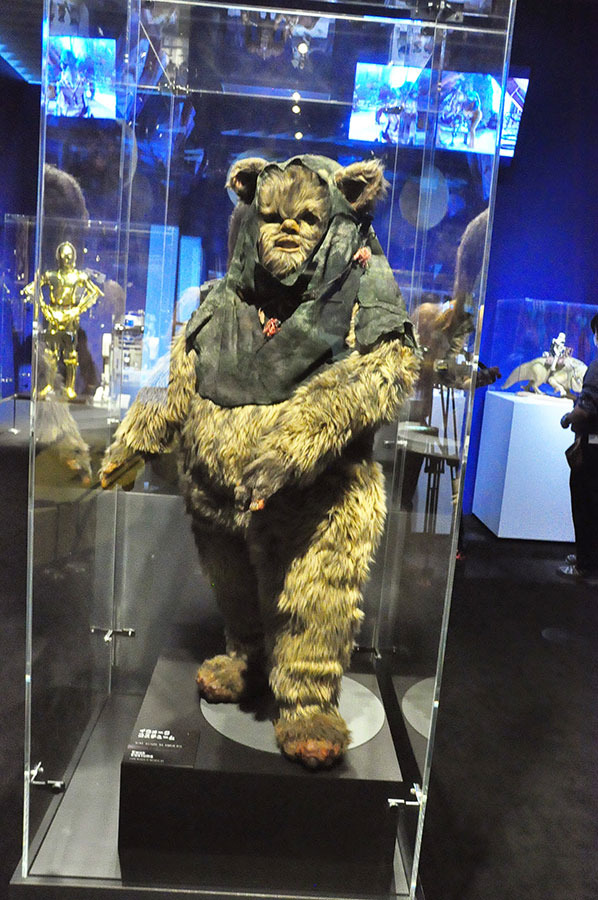 「スター・ウォーズ展 未来へつづく、創造のビジョン。」 - (C) ＆TM Lucasfilm Ltd