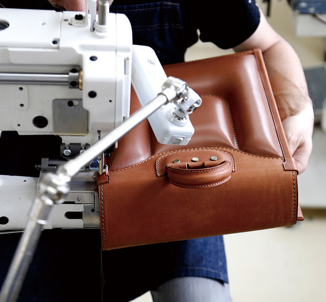 土屋鞄製造所が大人のための仕事鞄「OTONA RANDSEL」（税込10万円）の注文受付を開始