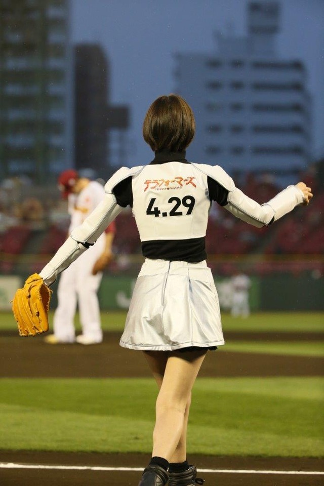 篠田麻里子 オリックス・バファローズ戦始球式