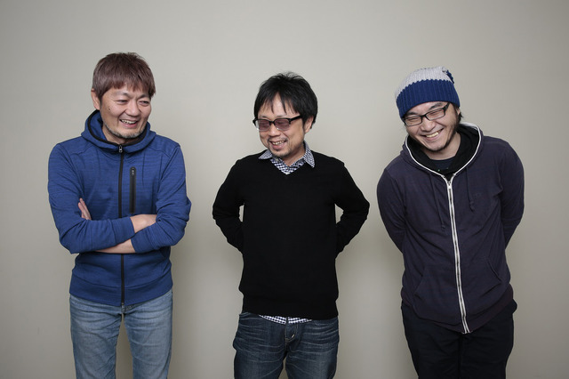 左から、キャラクターデザイン・吉田健一、総監督・京田知己、脚本・佐藤大