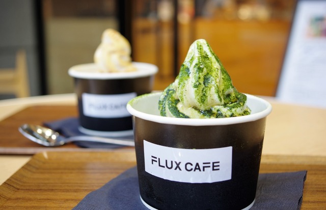 代官山「FLUX CAFE」＿豆乳ソフトクリーム（黒みつ抹茶）