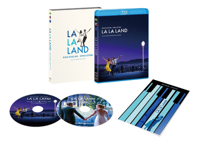 『ラ・ラ・ランド』Blu-rayコレクターズエディション （C）2017 Summit Entertainment, LLC. All Rights Reserved.Photo credit: EW0001: Sebastian (Ryan Gosling) and Mia (Emma Stone) in LALA LAND.Photo courtesy of Lionsgate.