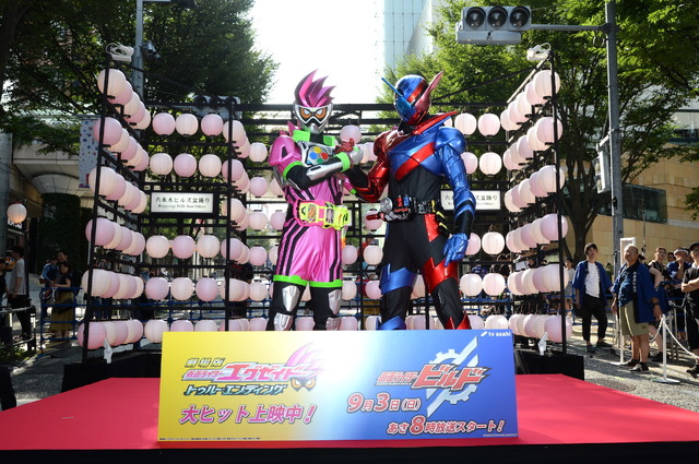 「仮面ライダーエグゼイド」×「仮面ライダービルド」バトンタッチ会　（C）2016 石森プロ・テレビ朝日・ADK・東映　（C）2017 石森プロ・テレビ朝日・ADK・東映