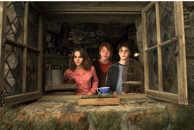 『ハリー・ポッターとアズガバンの囚人』TM & (C)2004 Warner Bros . Ent. , Harry Potter P ublishing Rights (C) J.K. R.　