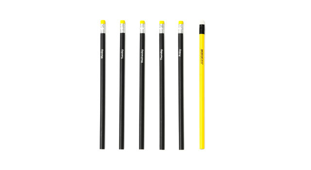 SATURDAY PENCILS　1,365円（税込）