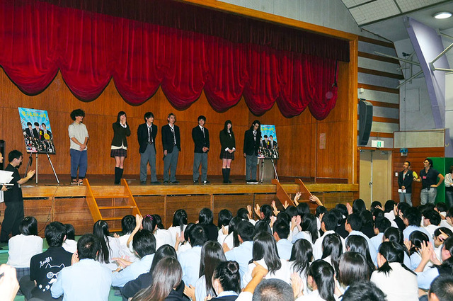 菅田将暉＆野村周平＆吉沢亮＆岡本杏理＆山本美月＆栗原類＆松居大悟監督／『男子高校生の日常』文化祭・後夜祭