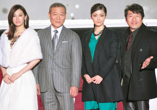 北川景子＆國村隼＆平山あや＆寺門ジモン（ダチョウ倶楽部）／『抱きしめたい -真実の物語-』完成披露舞台挨拶