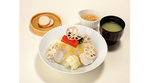 TORAYA TOKYO「吹き寄せご飯 冬野菜と柚子あん」販売期間は、12月1日（日）～2014年2月末までとなり、価格は1,260円。