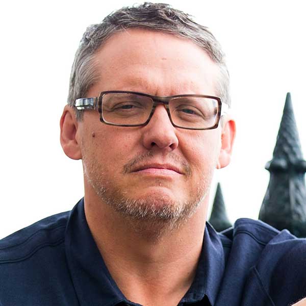 アダム・マッケイ