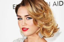 マイリー・サイラス、ジャスティン・ビーバーの“代役”で余命半年のファンと対面 画像