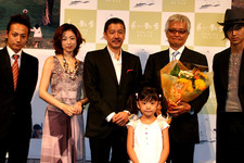 奥田瑛二監督作品『長い散歩』完成報告記者会見 画像