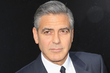 ジョージ・クルーニー、フィアンセを人気ドラマのセットへ招待 画像