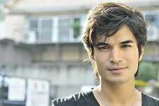 「相当恵まれた現場で主演を務めさせてもらった」尚玄『ハブと拳骨』を語る 画像