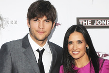 アシュトン・カッチャー、愛娘の誕生を祝う儀式に元妻デミ・ムーアを招待 画像