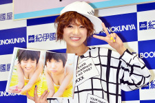 SNH＆SKE兼任の宮澤佐江、大胆ショットも「色気はない…」と悩み告白 画像