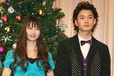 美少女・山下リオを岡田将生「かわいい妹」　一緒に“魔法”のクリスマスをお祝い 画像