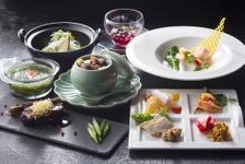 ヒルトン東京で、超うるおいコラーゲンスープ付き豪華ランチコースがお得に展開！ 画像