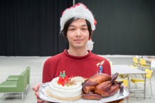 中村倫也、クリスマスイヴ・バースデーで肉食男子に!?　「お義父さんと呼ばせて」 画像