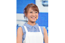 菊地亜美vs鈴木奈々vs藤田ニコルで鼻フック対決！「ナカイの窓」今夜 画像