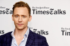 トム・ヒドルストン、カルヴィン・ハリスの後任で「アルマーニ」下着モデルに？ 画像