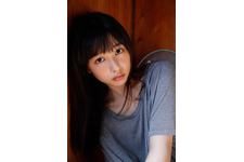 桜井日奈子、初写真集発売！最後の高校生姿から女優への軌跡 画像
