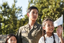 イム・シワン、最も成功した“演技ドル”の出演作が連続公開！『戦場のメロディ』『弁護人』 画像