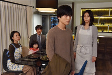 弓子と健一の関係を知った亜紀、ついに監視が発覚し…「砂の塔～知りすぎた隣人」第6話 画像