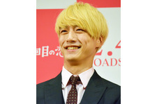 金髪姿の坂口健太郎、miwa呼び捨てにファン胸キュン？ 画像