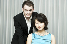 『誰かが私にキスをした』堀北真希×アントン・イェルチン　甘いキスを巡り…大論争？ 画像