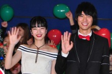 福士蒼汰、小松菜奈の無茶ぶりに応え平泉成のモノマネのクリスマスプレゼント！ 画像