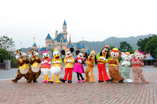 【香港ディズニー】旧正月イベントがスタート！春節コスのジェラトーニがパーク初登場 画像