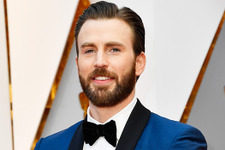 クリス・エヴァンス、「初体験は1999年」と明かす 画像