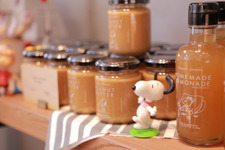 ここでしか手に入らないレア！ 「PEANUTS Cafe」限定スヌーピーグッズに大注目 画像