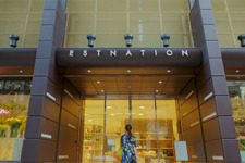 全面リニューアルで大進化！ 「エストネーション銀座店」はハイセンスなアイテム揃い 画像